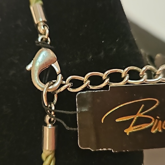 BIRCH HILL Enamel w/ Silvertone Pendant on Green Twill 18" Cord Necklace - Picture 5 of 7